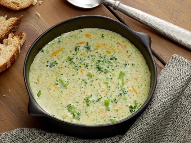 شوربة الجبن مع البروكلي