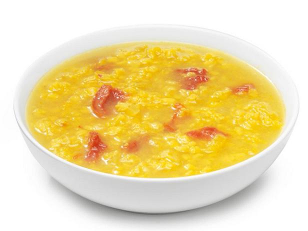 Linsensuppe mit sonnengetrockneten Tomaten und Curry