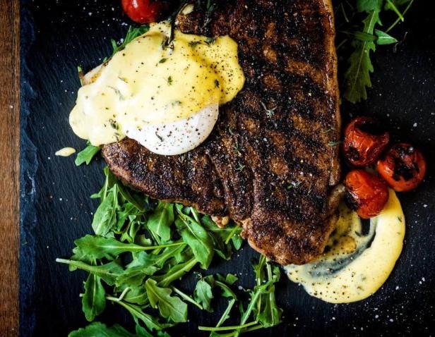 Zubereitung - Zitronenpfeffersteak mit Kartoffeln und Sauce Hollandaise