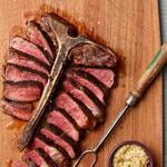 T-Bone-Steak in der Bratpfanne