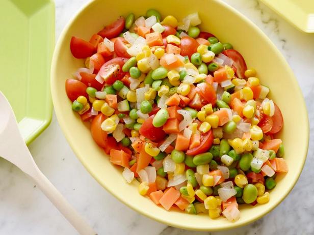Zubereitung - Succotash-Salat mit grünen Erbsen und Karotten