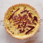 Quiche mit Kohl und Corned Beef