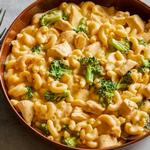Makkaroni mit Käse, Cheddar, Hähnchen und Brokkoli