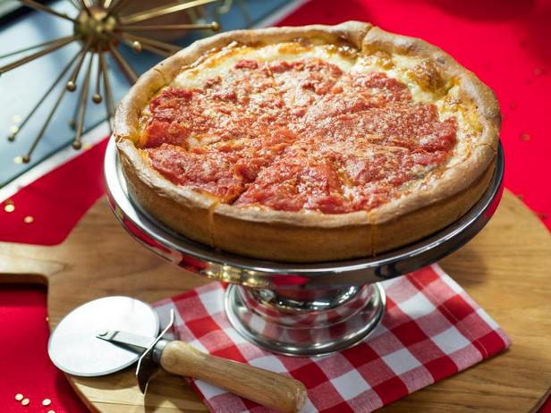 So macht man Chicago Deep Dish Pizza