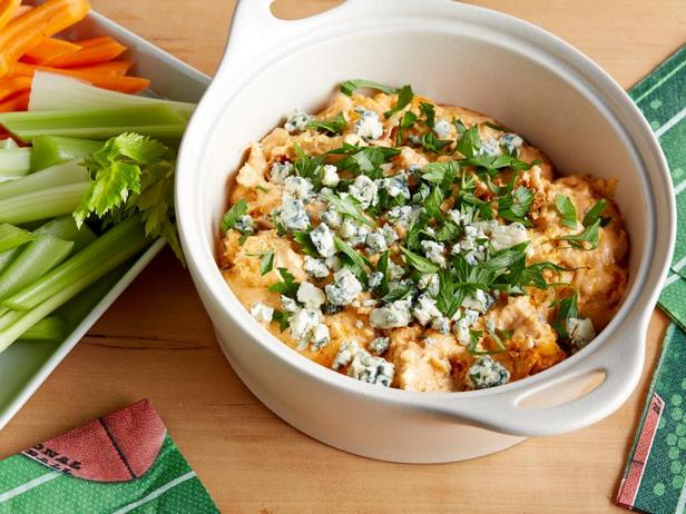 So macht man einen einfachen Buffalo Chicken Dip aus dem Slow Cooker