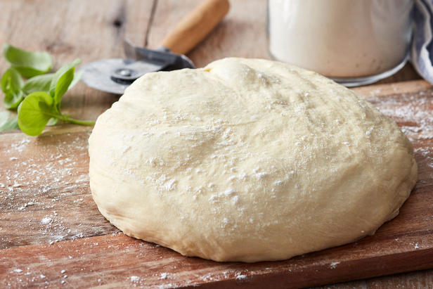 So macht man weichen Pizzateig