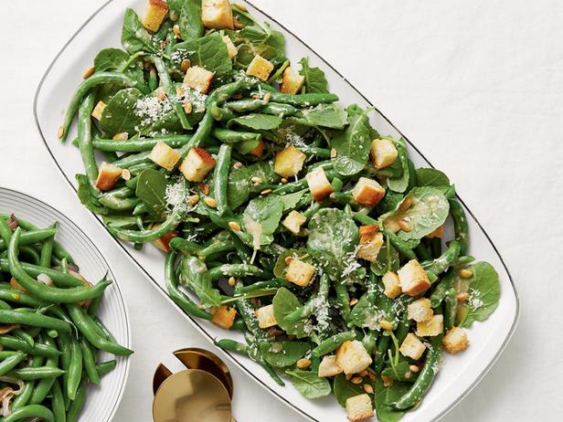 Insalata Caesar con fagiolini e cavolo nero