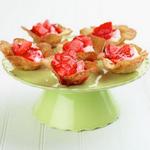 Törtchen mit Erdbeeren und Sirup