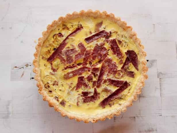 Quiche mit Kohl und Corned Beef