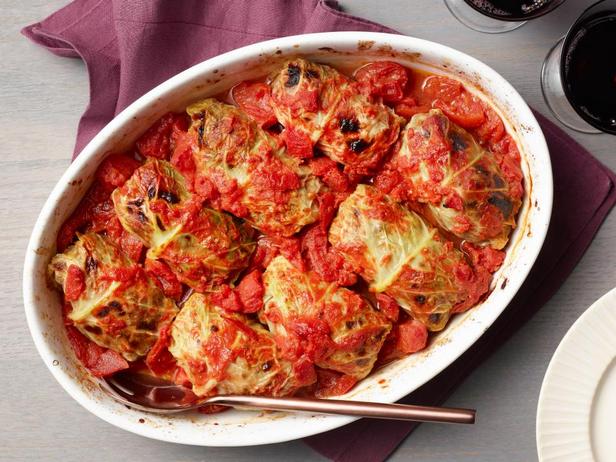 Kohlrouladen in Tomatensoße