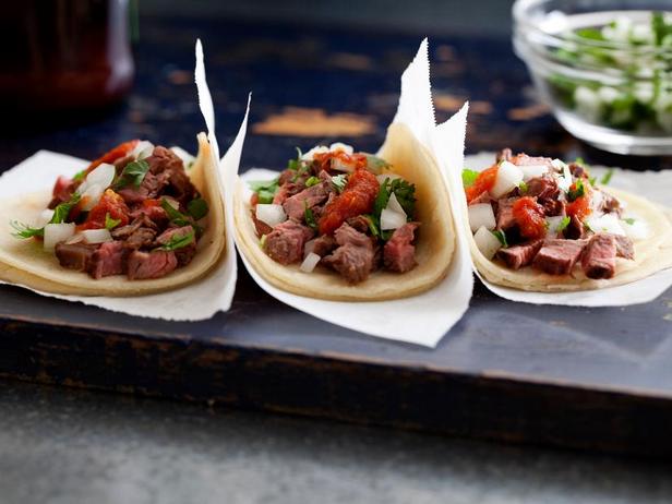 วิธีทำ - Tacos de Carne Asada: ทาโก้เนื้อ