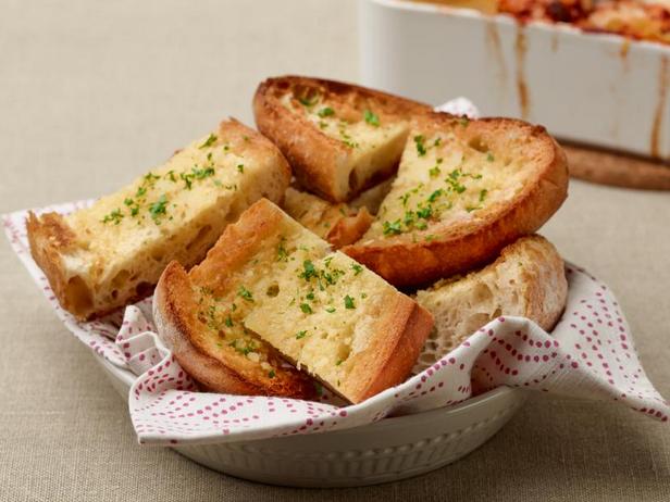 Wie man Knoblauchcroutons zubereitet