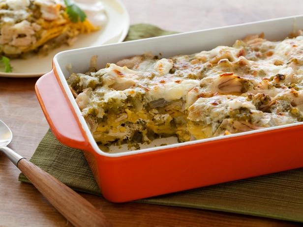 Geschichtete gebackene Hähnchen-Enchiladas