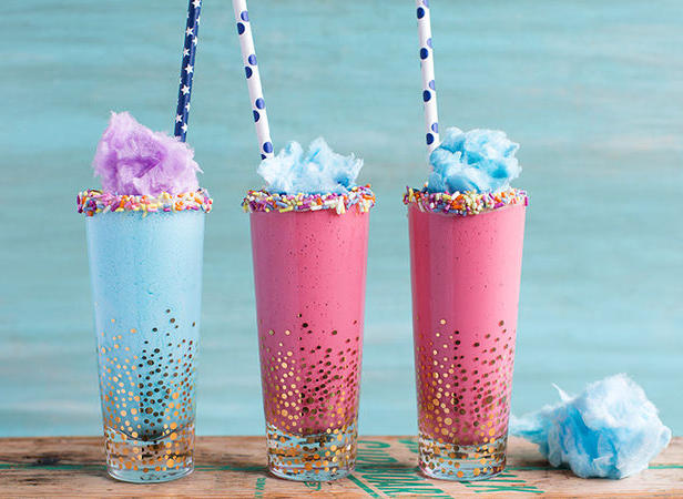 Wie man einen Vanille-Milchshake zubereitet