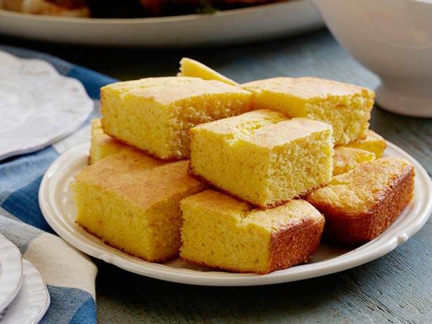 طريقة عمل خبز الذرة الأمريكي
