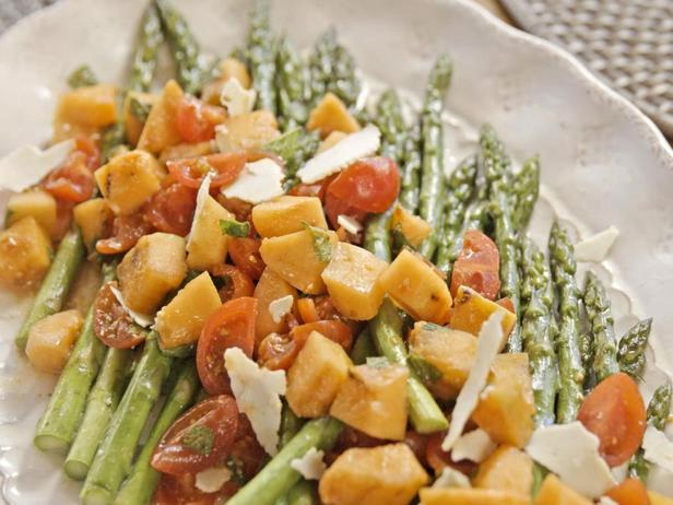 Spargelsalat mit gegrillter Melone