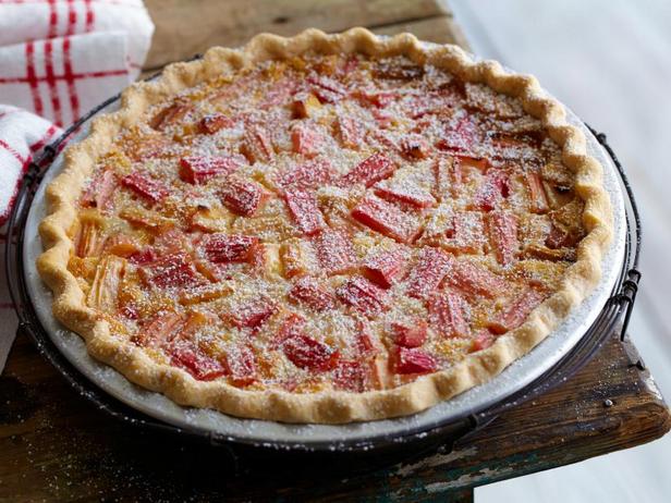 Rezept für Rhabarber-Sahne-Torte