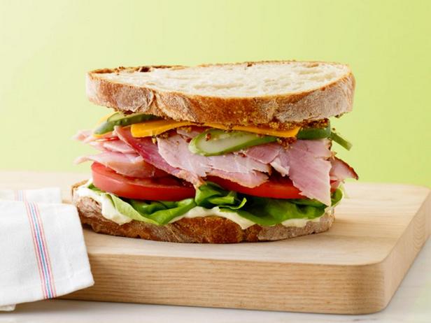 Klassische Schinkensandwiches