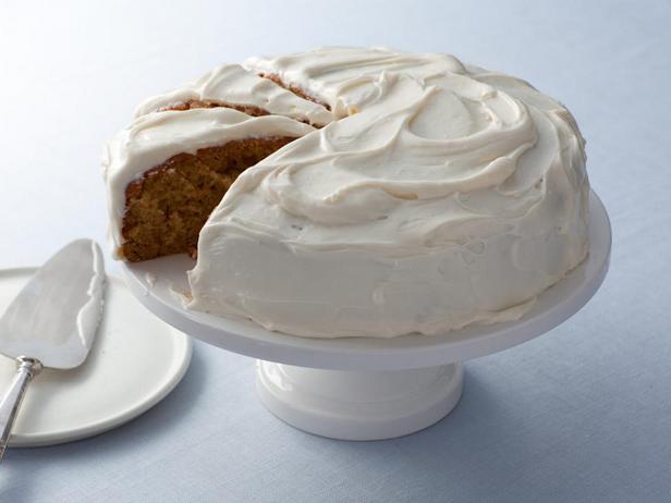 Karottenkuchen mit Hüttenkäseglasur