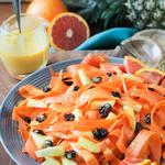 Karottensalat mit Rosinen und Ananas