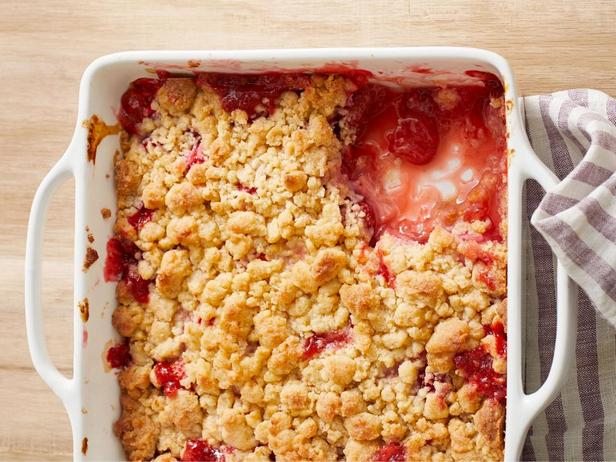 Rhabarber-Erdbeer-Crumble