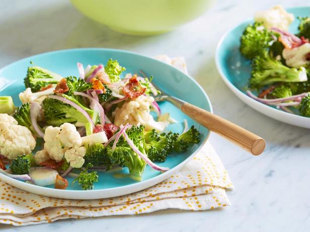 Brokkoli- und Blumenkohlsalat