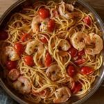 Gebratene Garnelen mit Wein und Pasta
