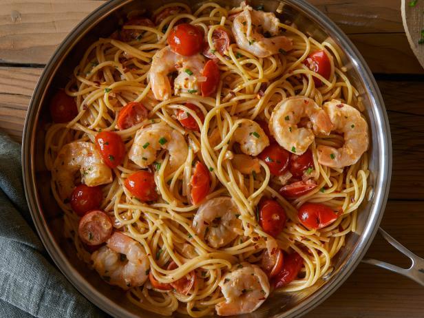 Rezept für gebratene Garnelen mit Wein und Pasta