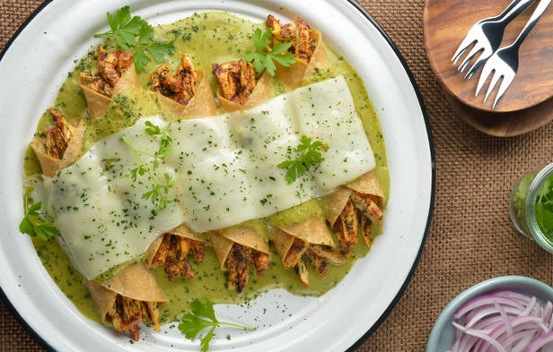 Rezept für einen mexikanischen Tortilla-Auflauf mit Hähnchenfüllung