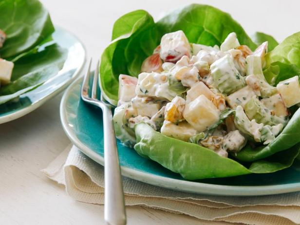Wie man Waldorf-Salat zubereitet