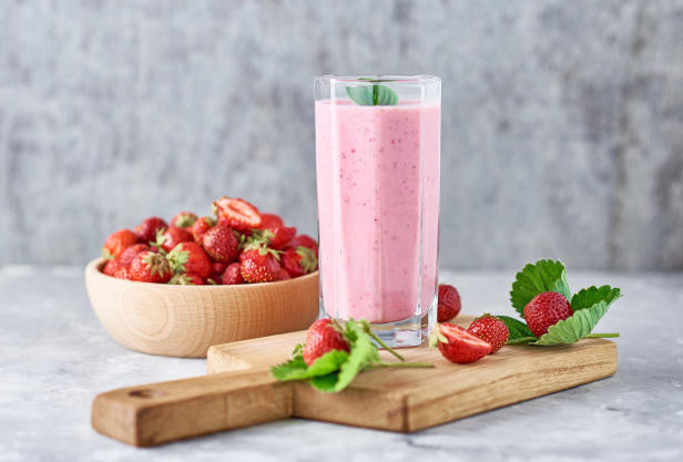 So bereiten Sie einen frischen Erdbeermilchshake zu