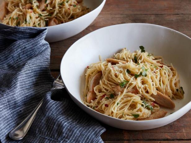 Wie man Chicken Angel Wrap Pasta zubereitet