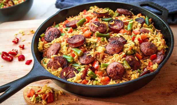 طريقة تحضير الأرز مع النقانق المدخنة
