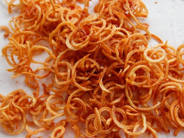 Come preparare le patatine fritte arricciate
