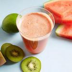 Kiwi-, Wassermelonen- und Limettensaft