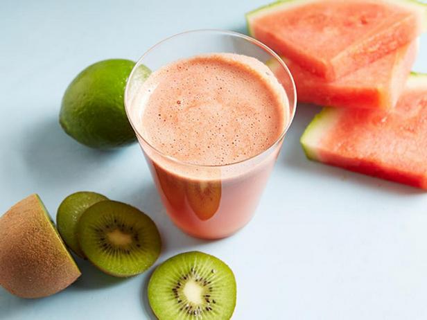 Kiwi-, Wassermelonen- und Limettensaft