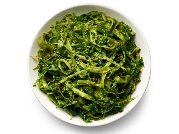 Spargelnudeln mit Pestosauce