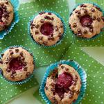 Gesunde Erdbeer-Schokoladenstückchen-Muffins