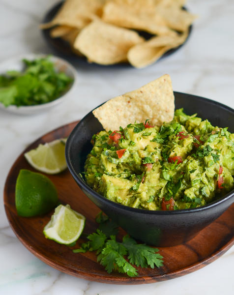 Wie man Guacamole zubereitet – Mexikanischer Dip