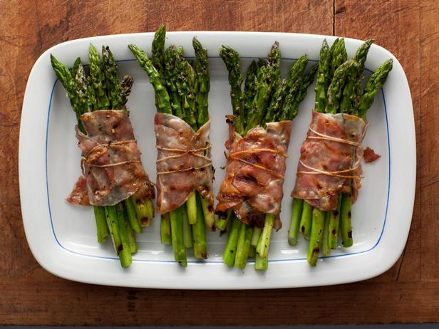 Spargel im Speckmantel