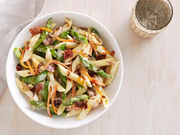 Primavera mit Schinken, Spargel und Karotten
