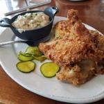 Saftiges Hähnchen im Sauermilchteig