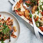 Nudelauflauf mit Hähnchen, Spinat und frischem Mozzarella