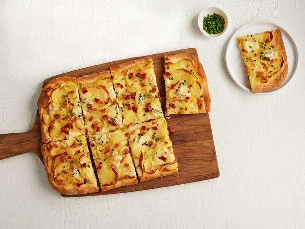 Pizza perunoilla ja pekonilla