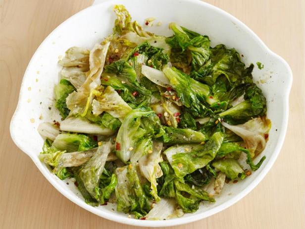 Rezept - Geschmorter Endiviensalat mit Knoblauch