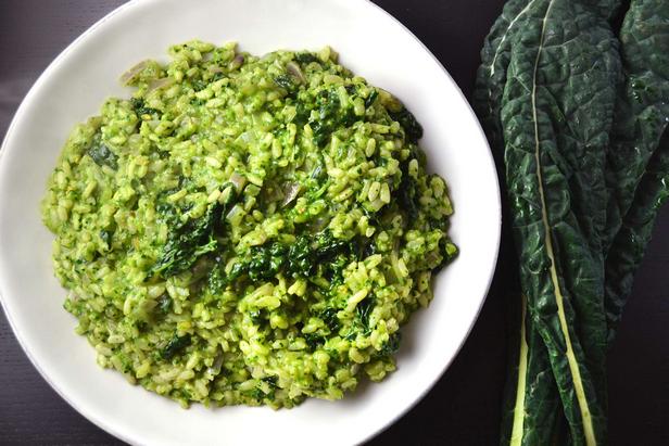 Cevizli ve Parmesanlı Kara Lahana Pesto Nasıl Yapılır?