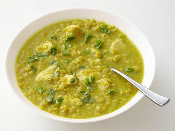 شوربة عدس مع دجاج وكاري