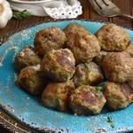 Weiche, saftige Fleischbällchen, in der Pfanne gebraten