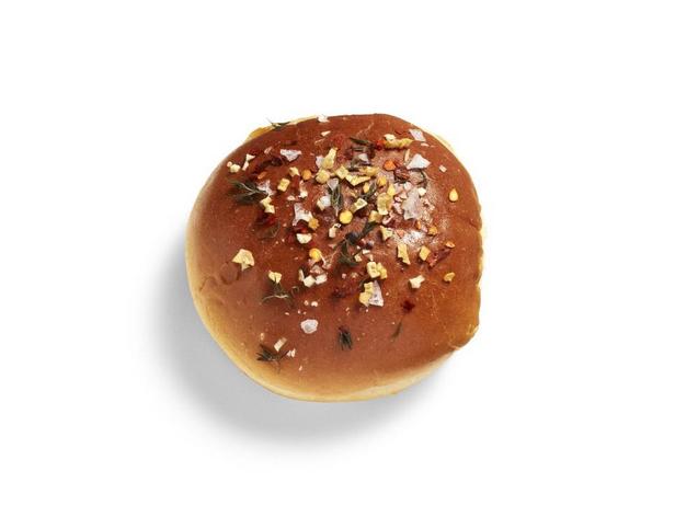 Knoblauch mit Kräutern