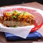 Hotdogs mit Hackfleisch, sogenannte Chili Dogs